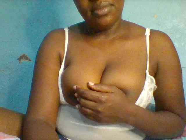 Njeee76 webcam