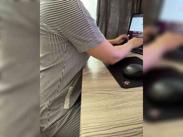 Alenka-may26 webcam