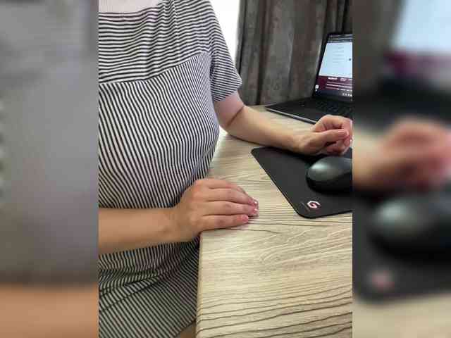 Alenka-may26 webcam