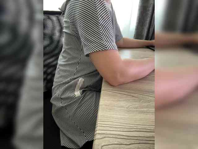 Alenka-may26 webcam