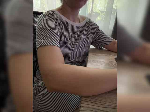 Alenka-may26 webcam