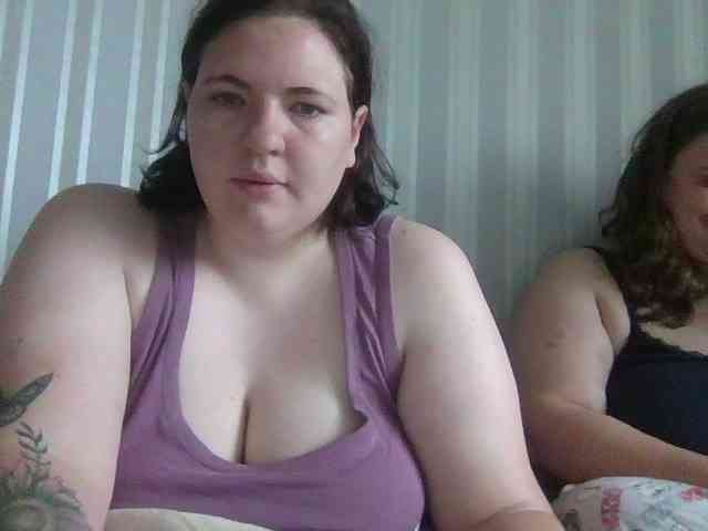 HollyXEva webcam