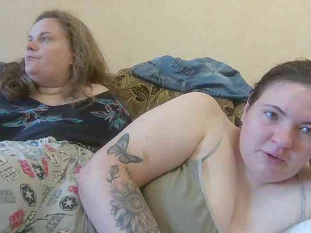 HollyXEva webcam