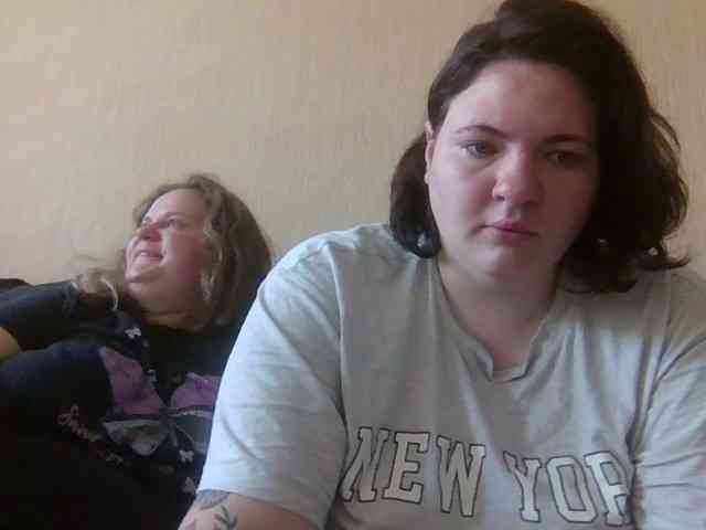 HollyXEva webcam