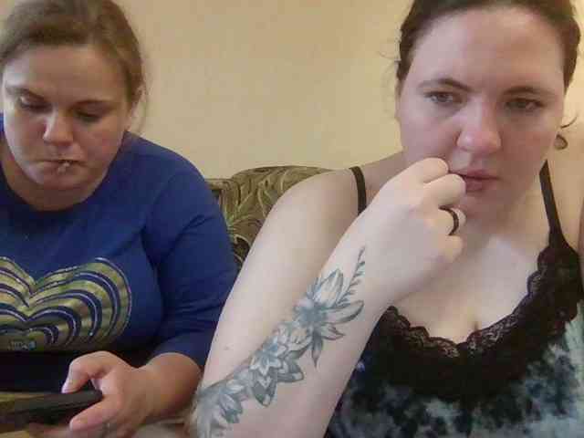 HollyXEva webcam