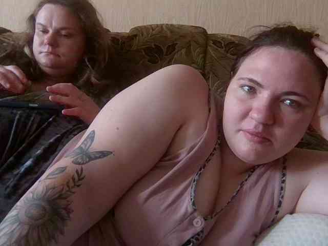 HollyXEva webcam