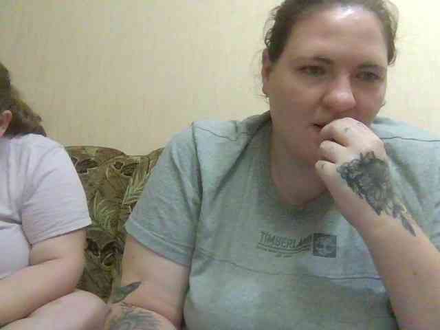 HollyXEva webcam