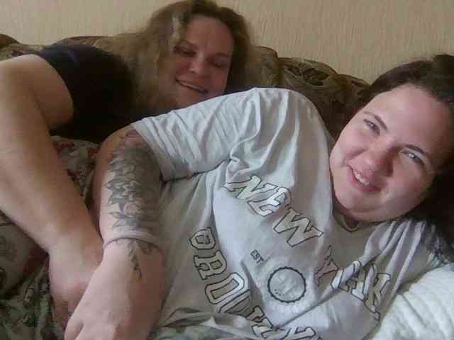 HollyXEva webcam