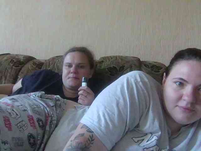 HollyXEva webcam