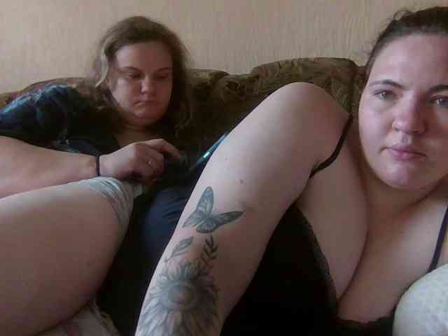 web cam show HollyXEva