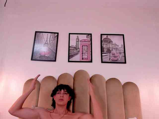 Julie-Star Live Webcam on BongaCams