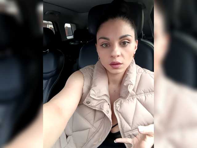 GgggLAAAAaaFFtt596rr's BongaCams show and profile