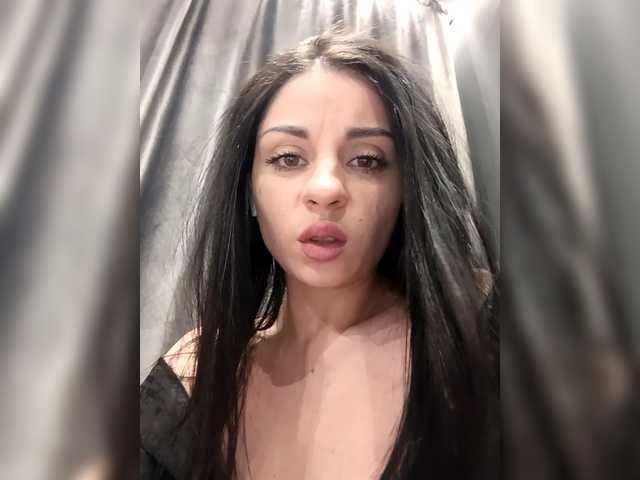 GgggLAAAAaaFFtt596rr's BongaCams show and profile