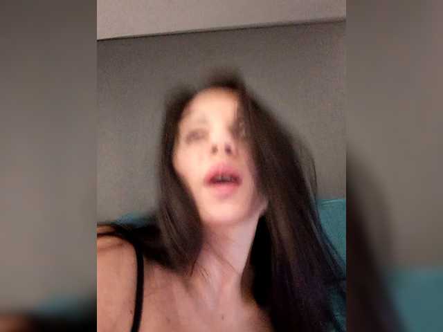 GgggLAAAAaaFFtt596rr's BongaCams show and profile