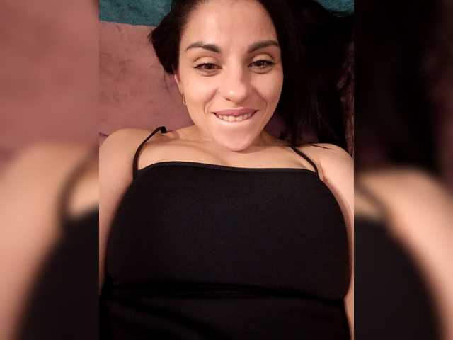 GgggLAAAAaaFFtt596rr's BongaCams show and profile