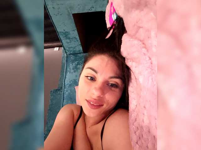 GgggLAAAAaaFFtt596rr's BongaCams show and profile