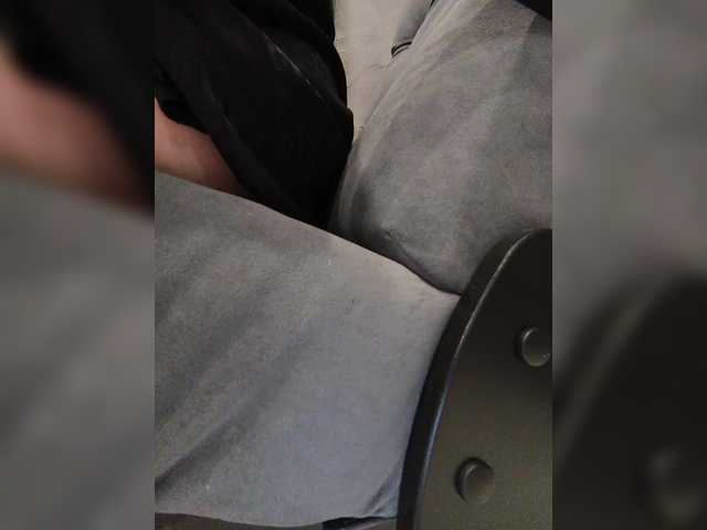 GgggLAAAAaaFFtt596rr's BongaCams show and profile