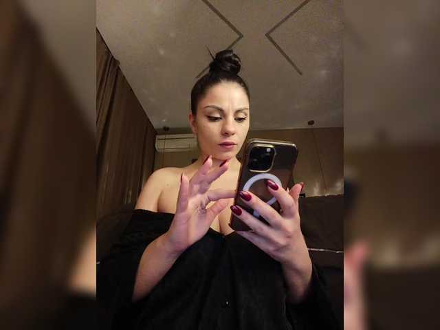 GgggLAAAAaaFFtt596rr's BongaCams show and profile