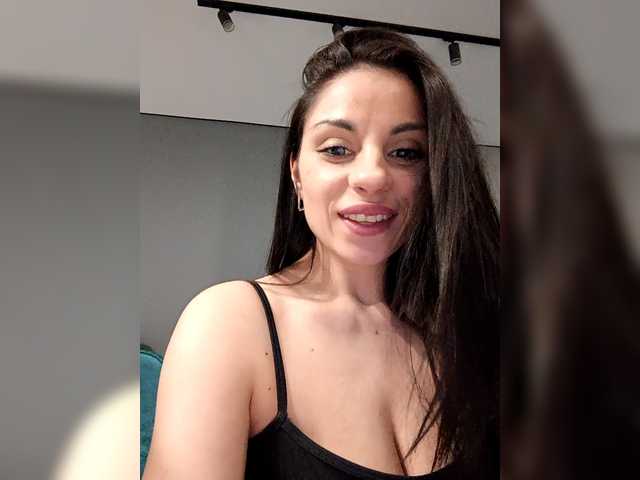 GgggLAAAAaaFFtt596rr's BongaCams show and profile