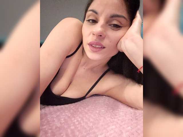 GgggLAAAAaaFFtt596rr's BongaCams show and profile