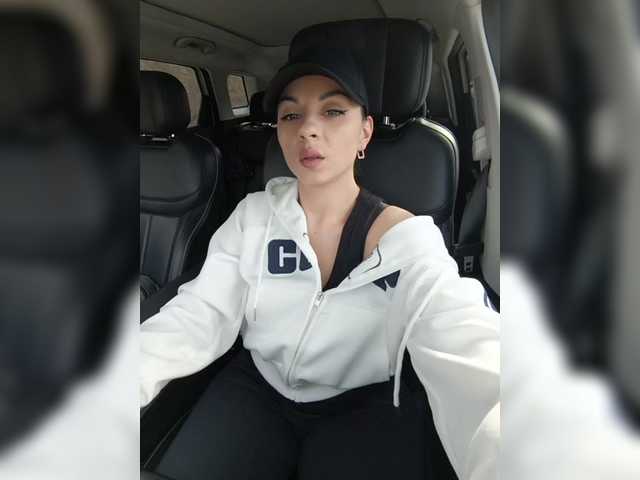 GgggLAAAAaaFFtt596rr's BongaCams show and profile