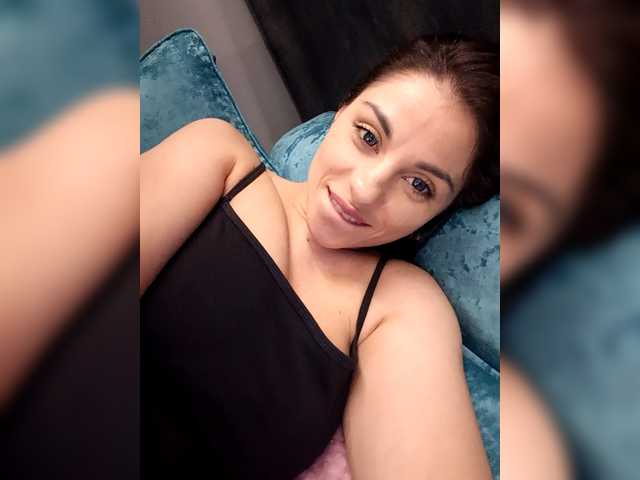 GgggLAAAAaaFFtt596rr's BongaCams show and profile