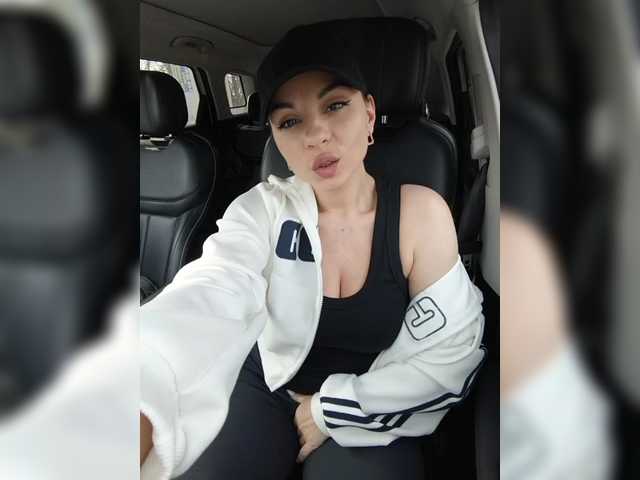 GgggLAAAAaaFFtt596rr's BongaCams show and profile