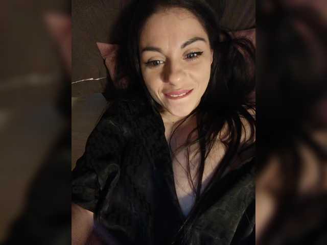 GgggLAAAAaaFFtt596rr's BongaCams show and profile