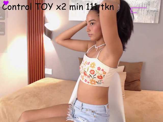 Stephanni's BongaCams show and profile