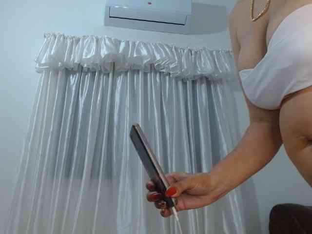 yessika-bustamante webcam
