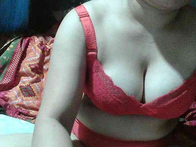 nude amateur cam DesiDelight1