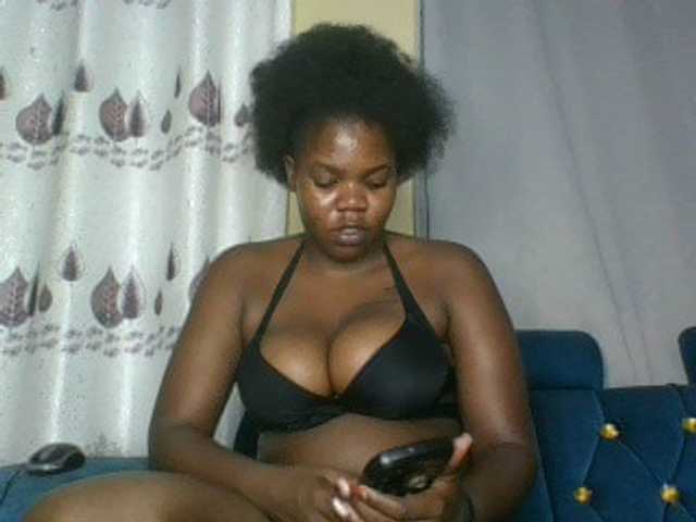 Coconaya's BongaCams show and profile