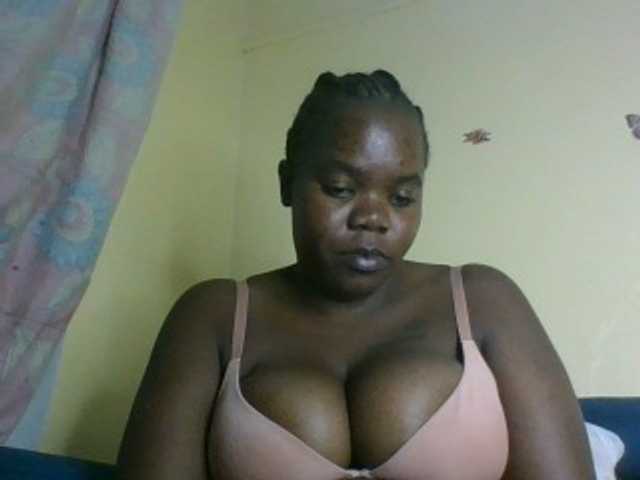 Coconaya's BongaCams show and profile