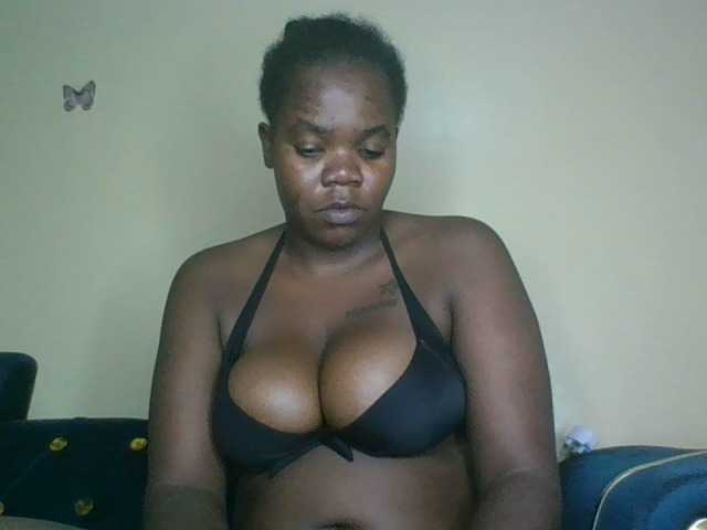 Coconaya's BongaCams show and profile