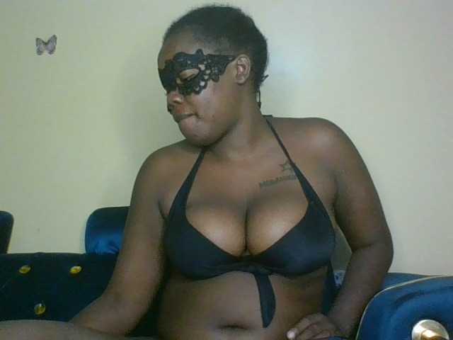 Coconaya's BongaCams show and profile