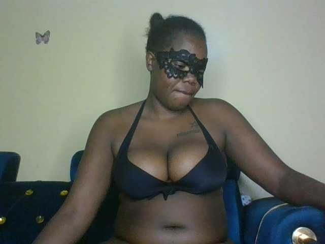 Coconaya's BongaCams show and profile