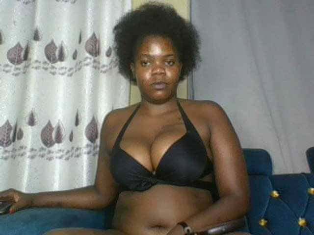 Coconaya's BongaCams show and profile