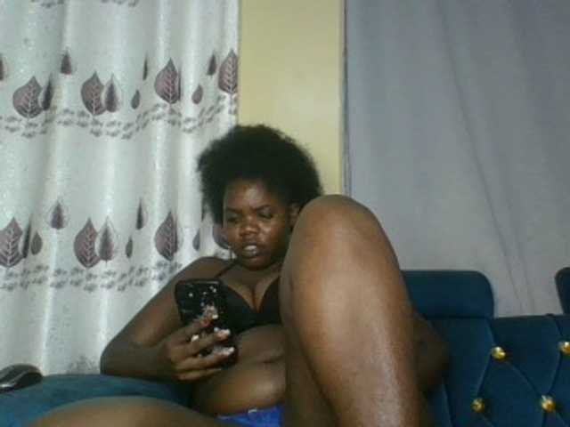 Coconaya's BongaCams show and profile