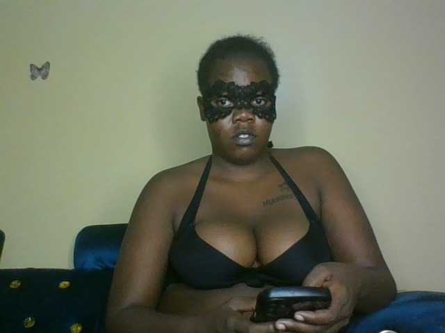 Coconaya's BongaCams show and profile