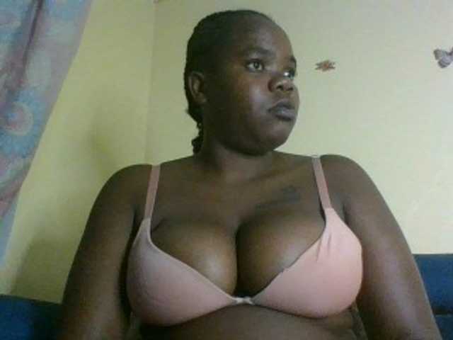 Coconaya's BongaCams show and profile