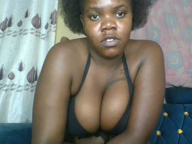 Coconaya's BongaCams show and profile