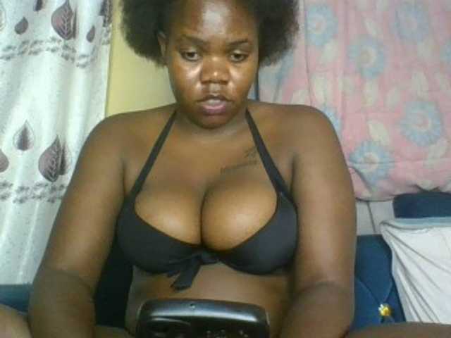 Coconaya's BongaCams show and profile