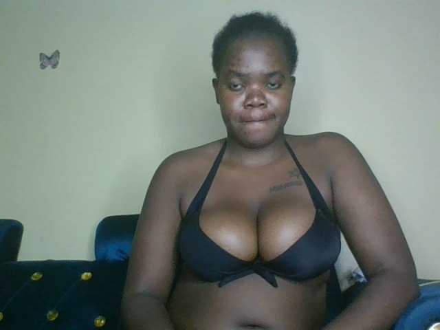 Coconaya's BongaCams show and profile