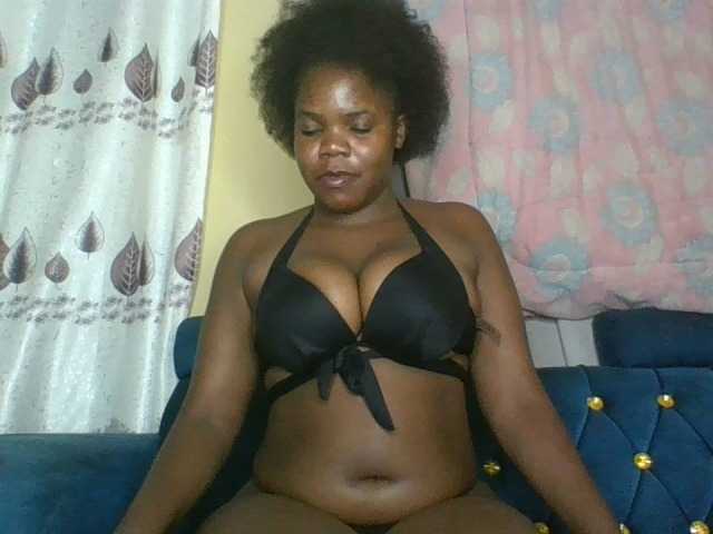 Coconaya's BongaCams show and profile