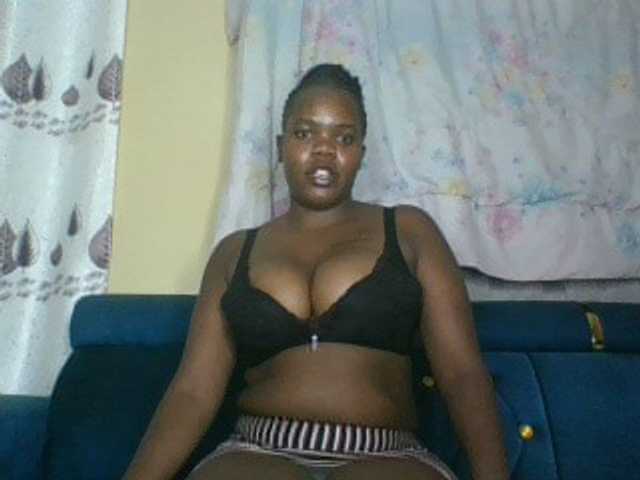 Coconaya's BongaCams show and profile