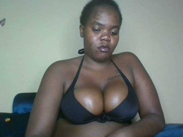 Coconaya's BongaCams show and profile