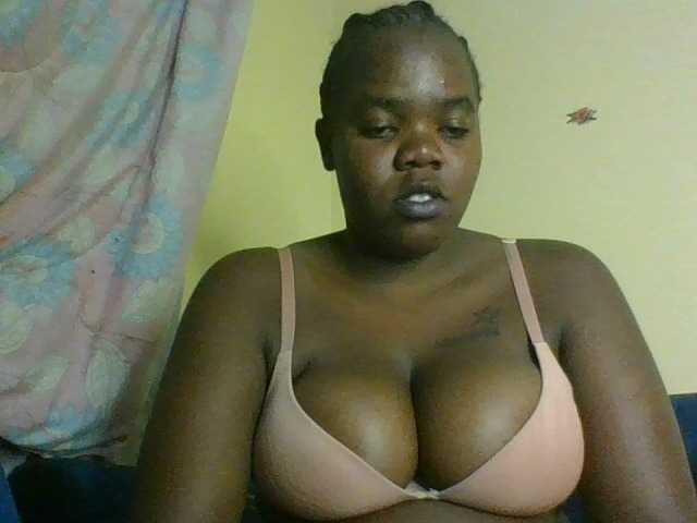 Coconaya's BongaCams show and profile