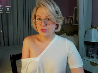 Nikki-Kai Porn Show