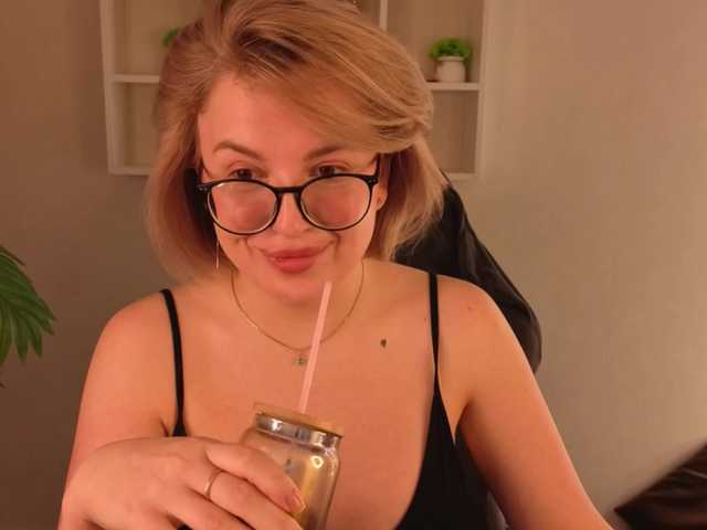 Nikki-Kai's BongaCams show and profile