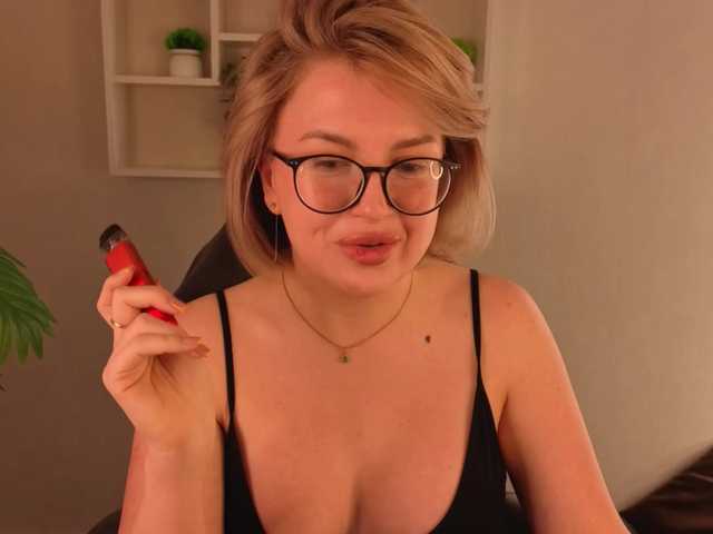 Nikki-Kai's BongaCams show and profile